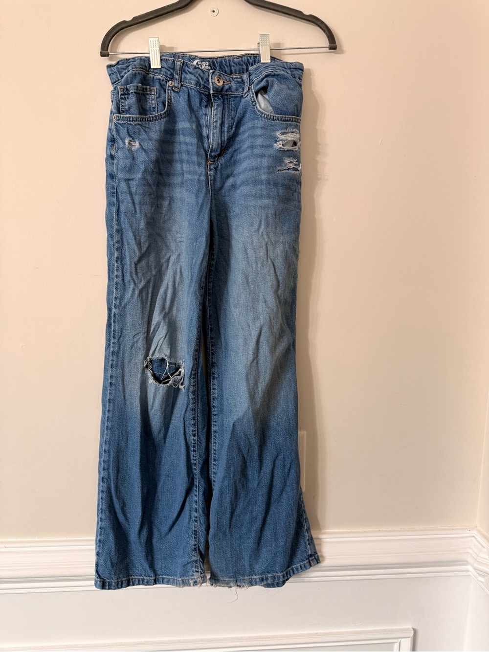 Women’s Light Blue Distressed Wide-Leg Jeans